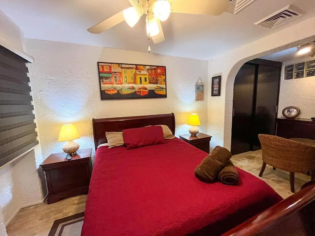 1 Room Apartment In Zona Hotelera Cancun